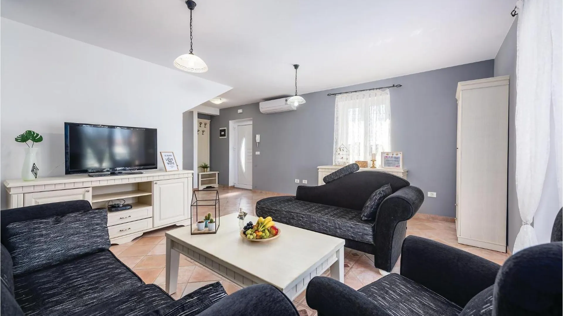 Gorgeous Home In Lovrecica With Kitchen